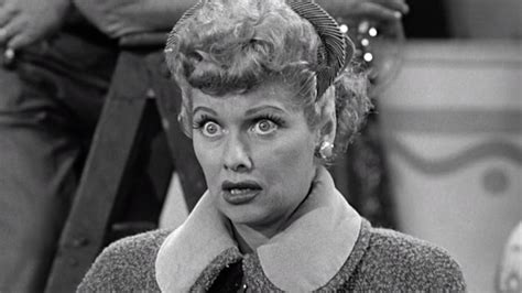  I Love Lucy: A Hilarious Exploration of Domestic Life and Show Business Mishaps!